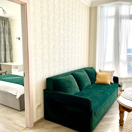 Apartments With Dnipro View 키예프 외부 사진