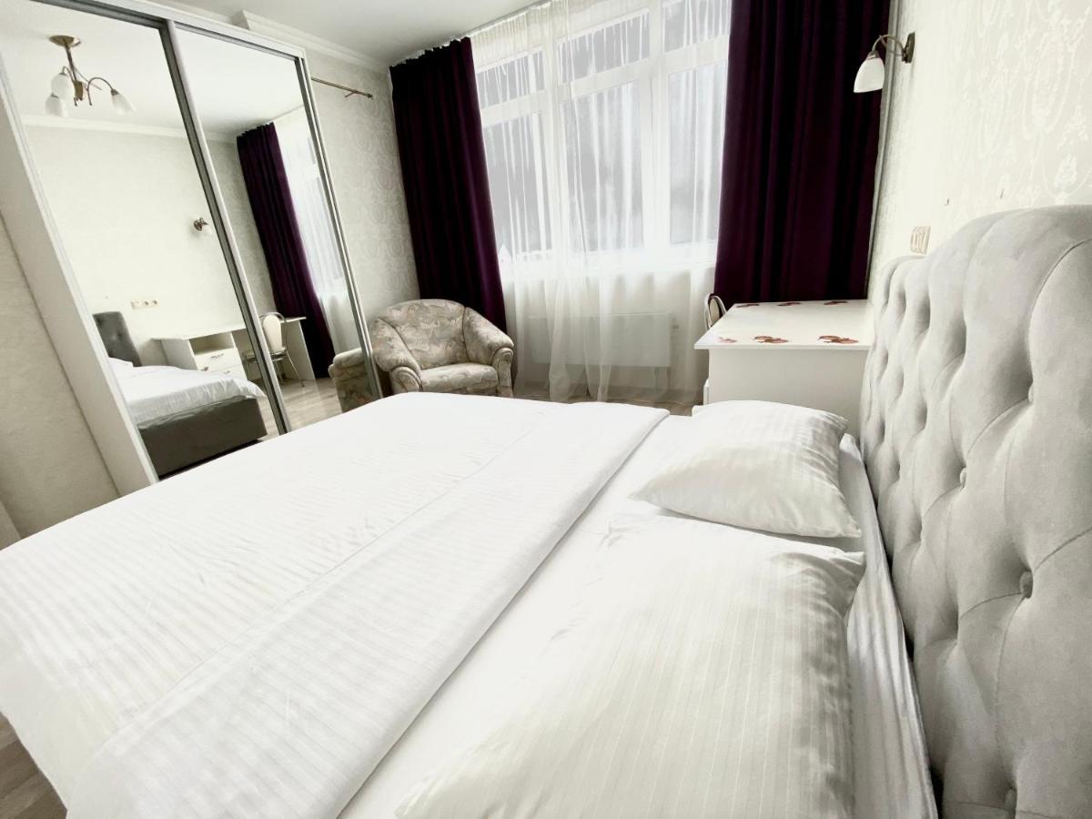 Apartments With Dnipro View 키예프 외부 사진