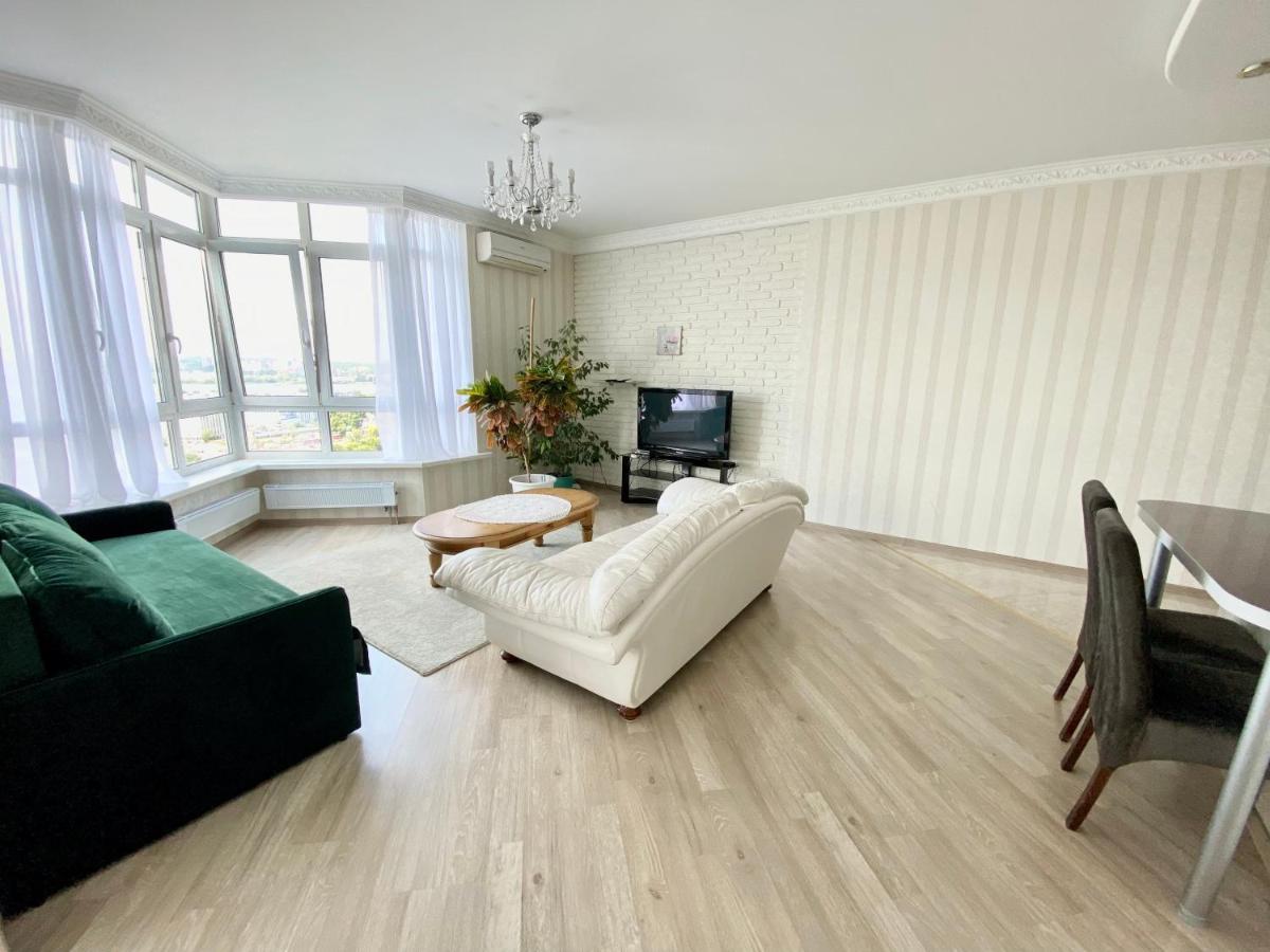 Apartments With Dnipro View 키예프 외부 사진